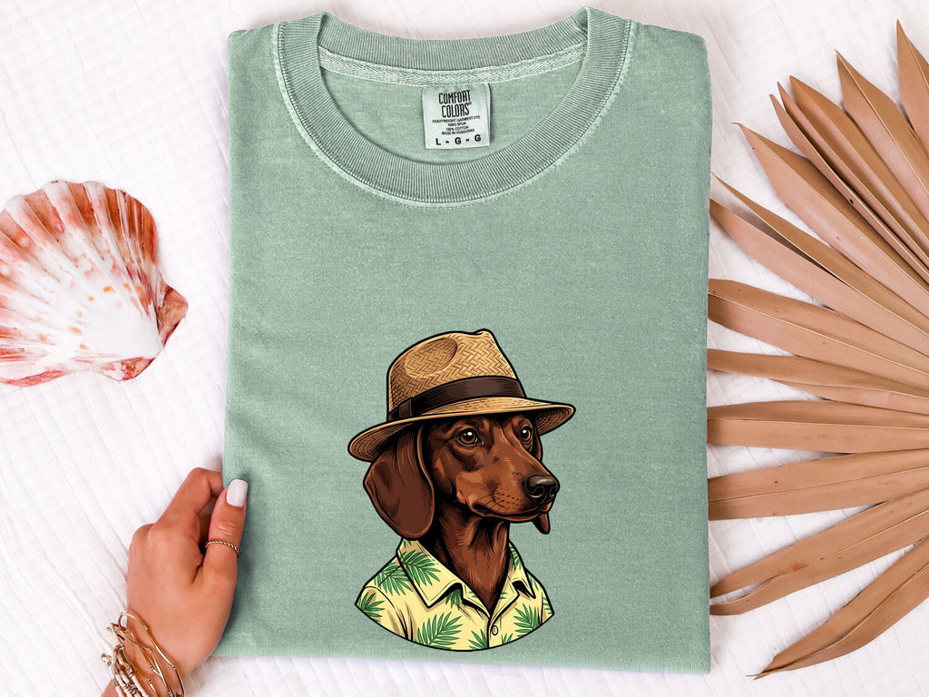 Dachshund Shirt for Women – Beach Hat Travel Wiener Dog Graphic Tee