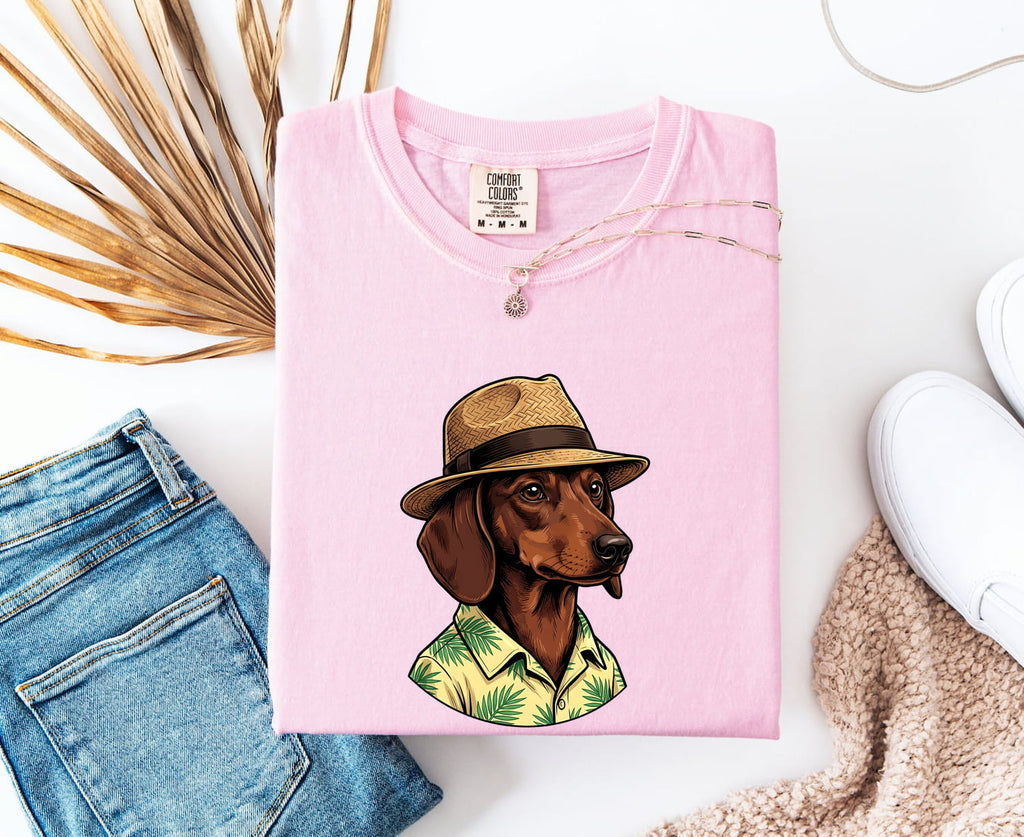 Dachshund Shirt for Women – Beach Hat Travel Wiener Dog Graphic Tee