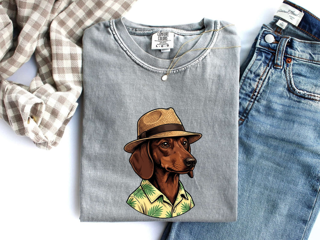 Dachshund Shirt for Women – Beach Hat Travel Wiener Dog Graphic Tee