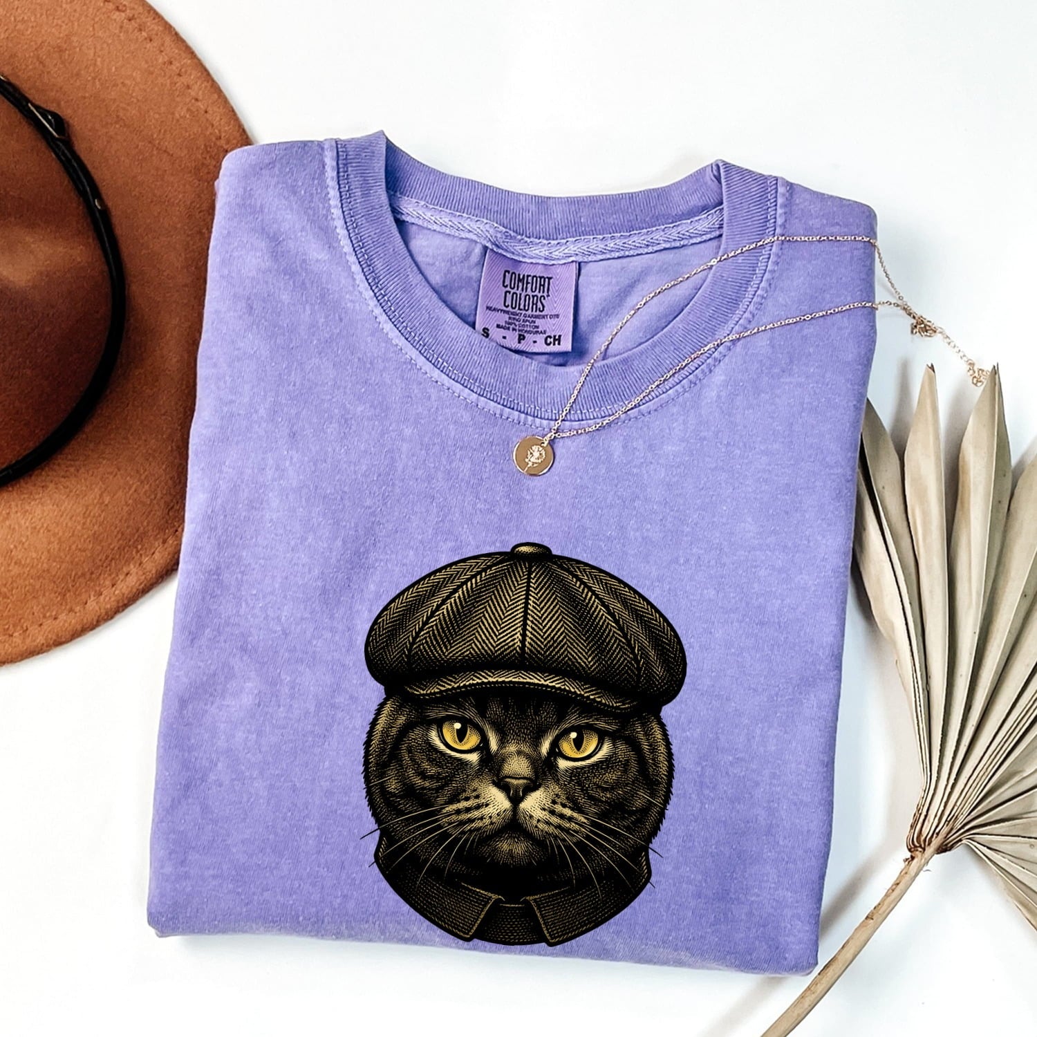 Tabby Cat Shirt for Women – Retro Striped Cat Graphic Tee