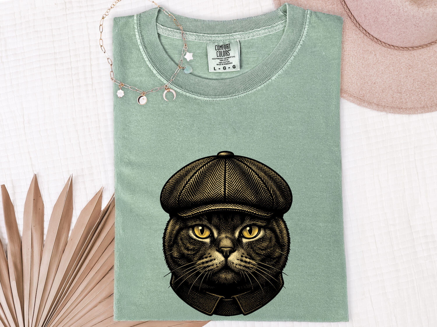 Tabby Cat Shirt for Women – Retro Striped Cat Graphic Tee