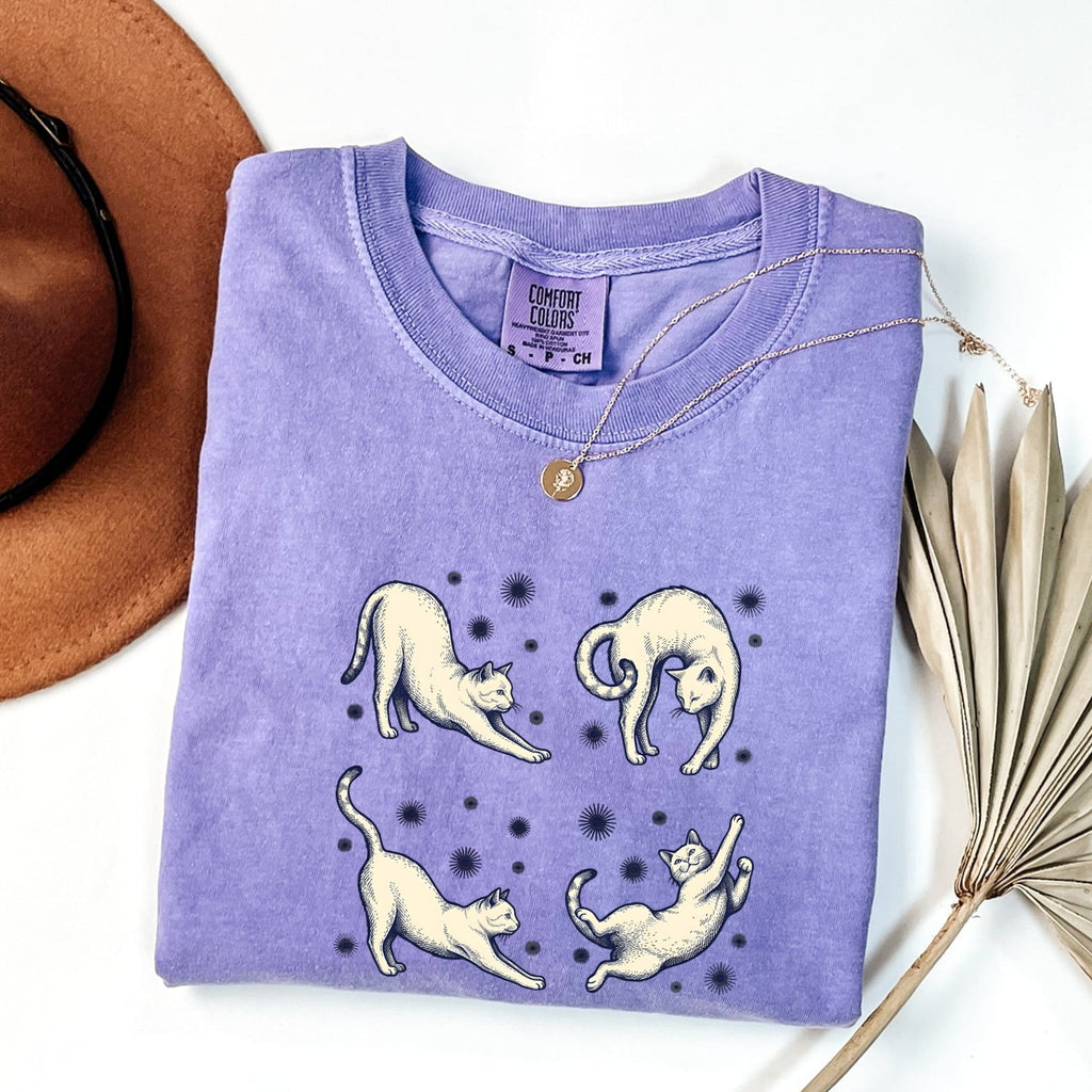 Cat Mom Graphic Tee – Retro Kitten Shirt for Women