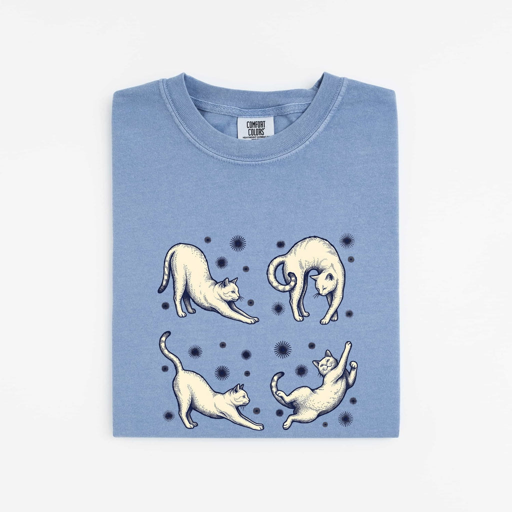 Cat Mom Graphic Tee – Retro Kitten Shirt for Women