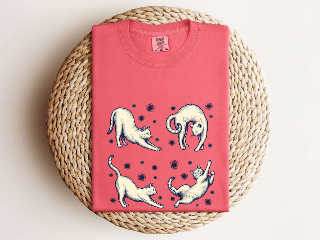 Cat Mom Graphic Tee – Retro Kitten Shirt for Women