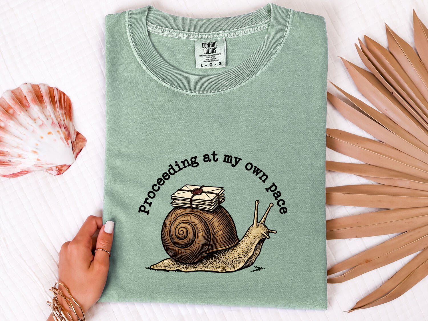 Postal Snail Shirt Funny Pet Gift Women Retro Tee Snail T-Shirt Humor Fan Vintage Tshirt Animal Graphic Sketch Letters Tshirt