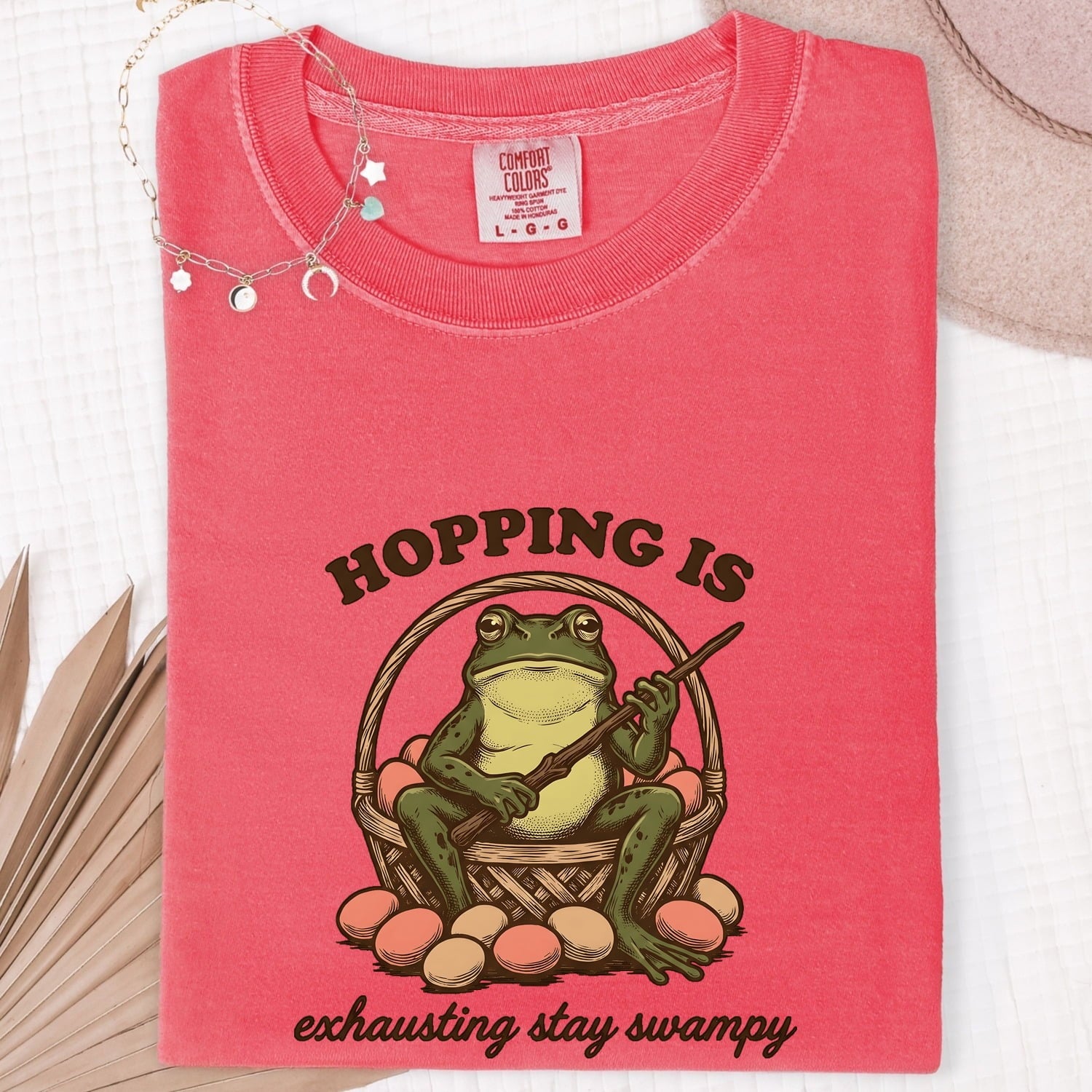 Frog Basket Shirt Easter Pets Gift Women Rustic Tee Wicker T-Shirt Easter Fan Handmade Tshirt Animal Graphic Pencil Drawing Eggs Tshirt