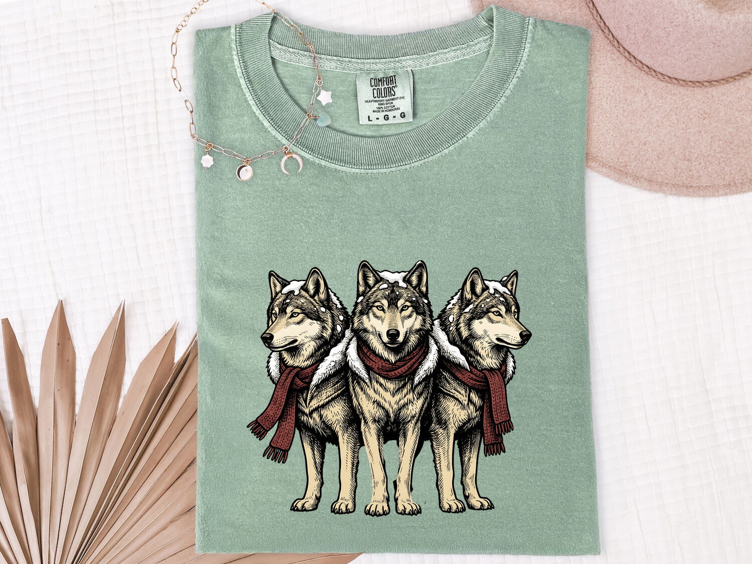 Christmas Wolf Shirt for Women – Holiday Wolf Pack Line Art Graphic Tee