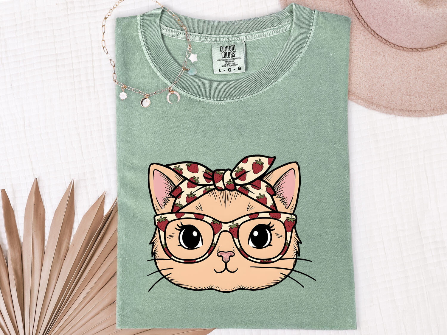 Cat Face Shirt Easter Cat Gift Women Cute Tee Kitten T-Shirt Easter Fan Feline Tshirt Adorable Graphic Cat Lady Illustration Hand Drawn