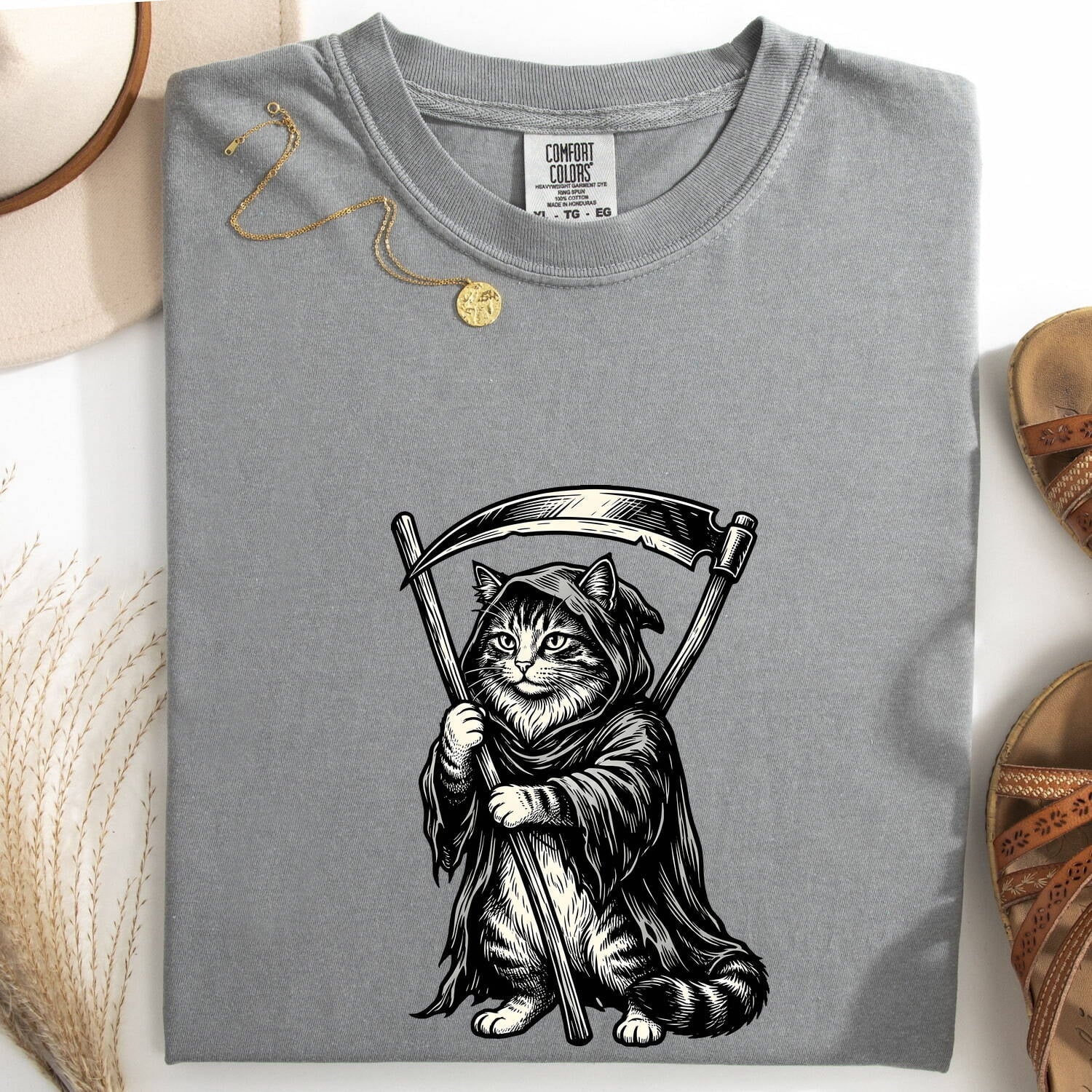 Cat Grim Reaper Shirt Cat Halloween Gift Women Gothic Tee Kitty T-Shirt Cat Fan Dark Tshirt Spooky Graphic Vintage Scythe Tshirt