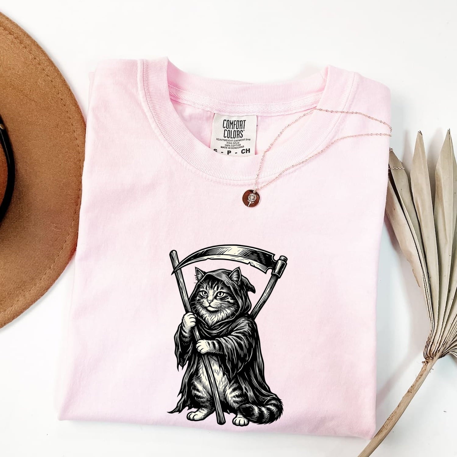 Cat Grim Reaper Shirt Cat Halloween Gift Women Gothic Tee Kitty T-Shirt Cat Fan Dark Tshirt Spooky Graphic Vintage Scythe Tshirt