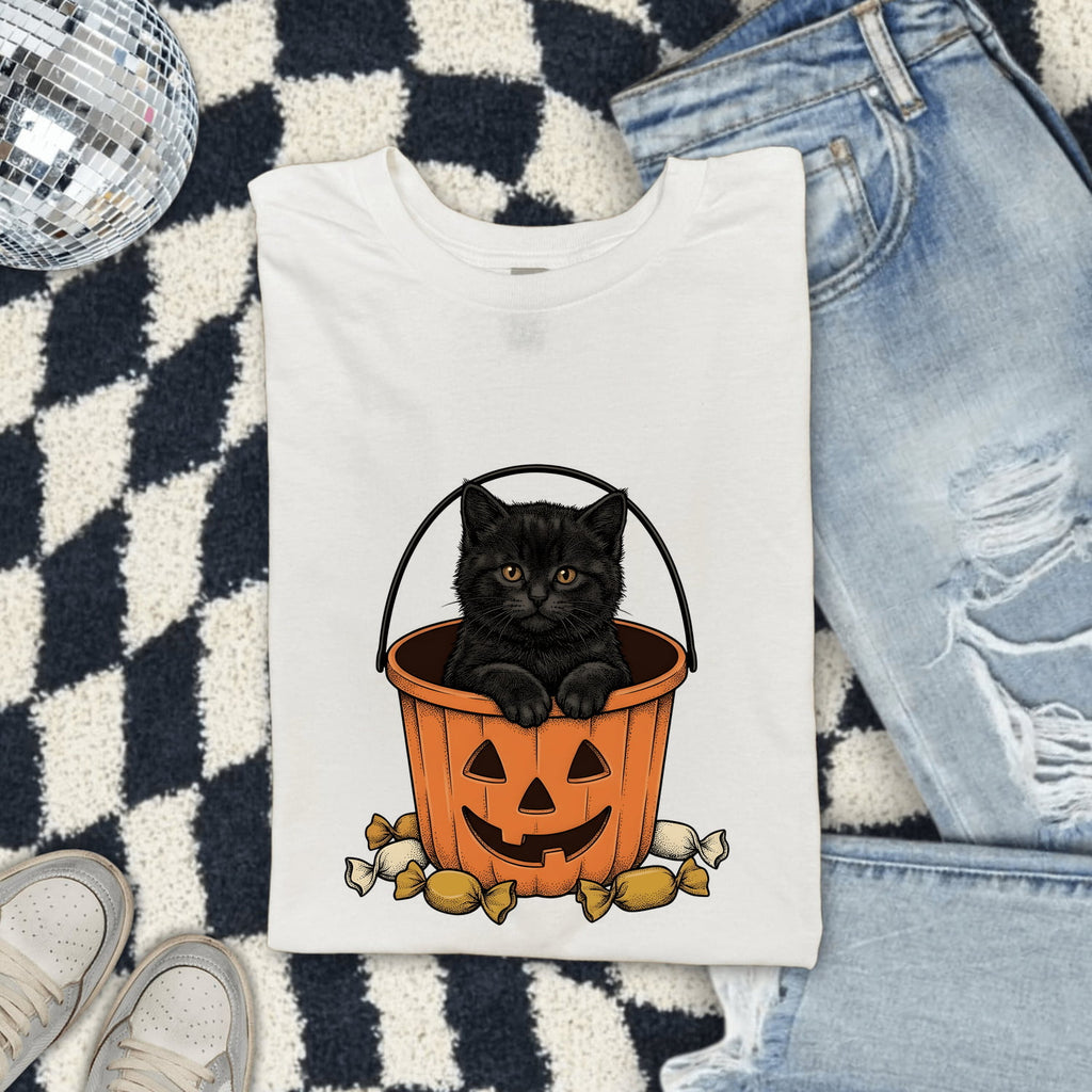 Black Cat Shirt Halloween Cat Gift Women Vintage Tee Kitty T-Shirt Horror Fan Retro Tshirt Feline Graphic Hand Drawn Pumpkin Bucket Tshirt