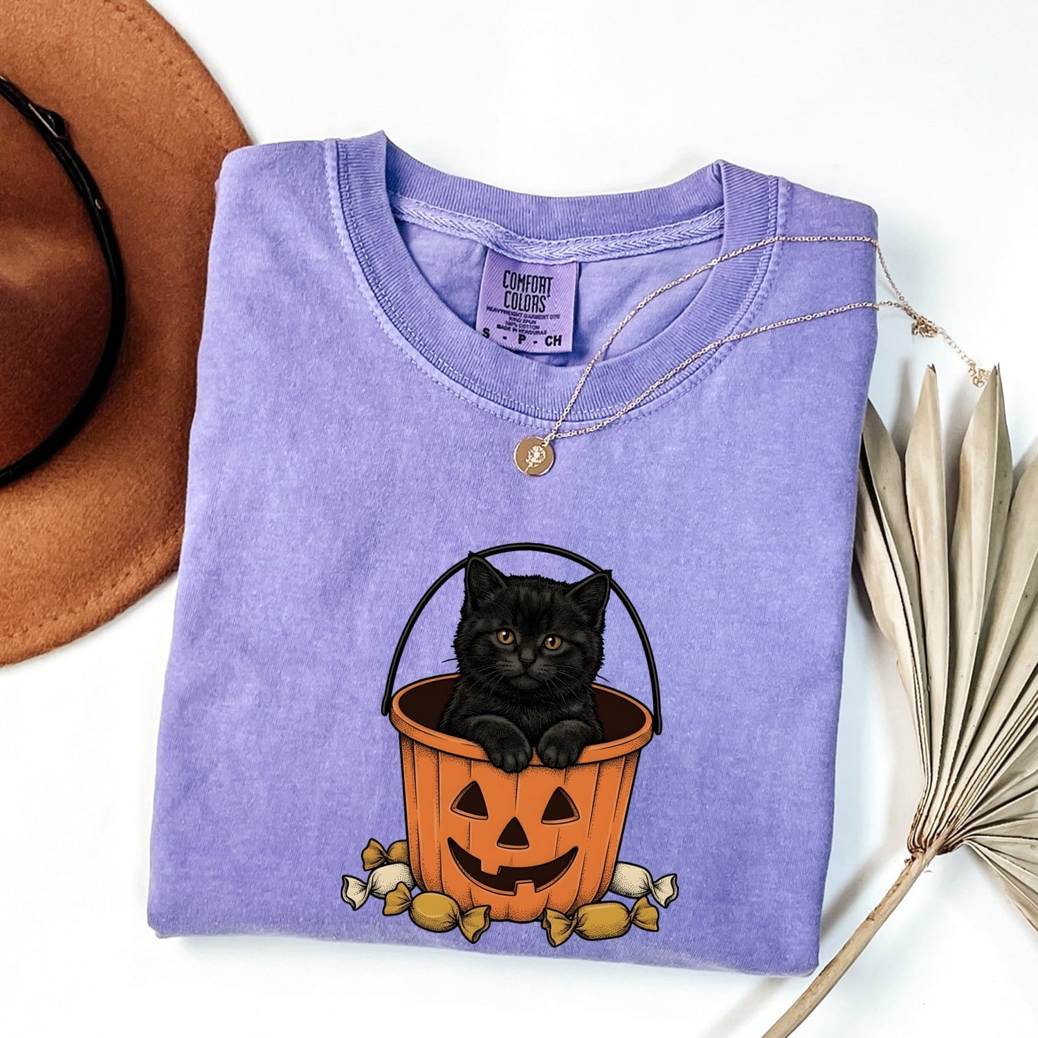 Black Cat Shirt Halloween Cat Gift Women Vintage Tee Kitty T-Shirt Horror Fan Retro Tshirt Feline Graphic Hand Drawn Pumpkin Bucket Tshirt