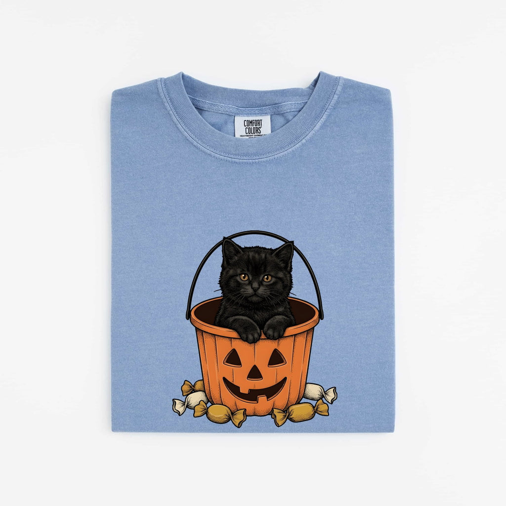 Black Cat Shirt Halloween Cat Gift Women Vintage Tee Kitty T-Shirt Horror Fan Retro Tshirt Feline Graphic Hand Drawn Pumpkin Bucket Tshirt