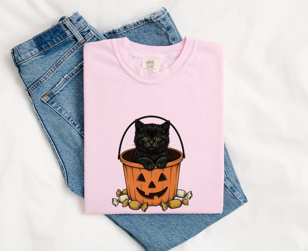 Black Cat Shirt Halloween Cat Gift Women Vintage Tee Kitty T-Shirt Horror Fan Retro Tshirt Feline Graphic Hand Drawn Pumpkin Bucket Tshirt