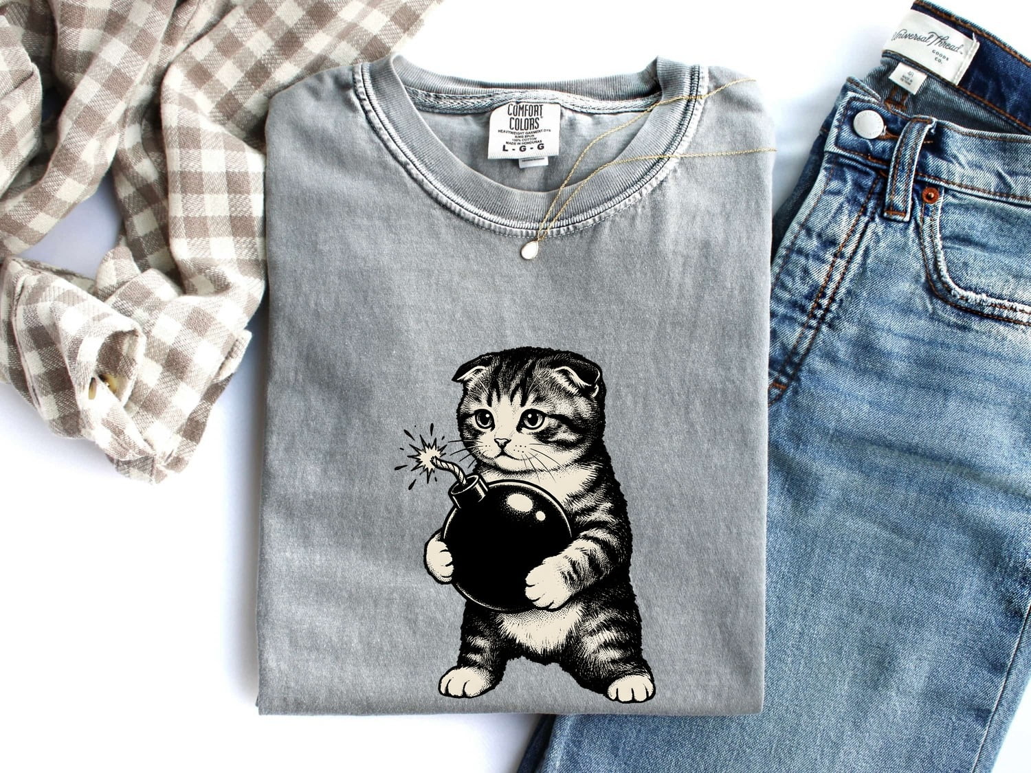 Funny Cat Shirt for Women – Retro Bomb Sketch Humor Kitty Graphic Tee
