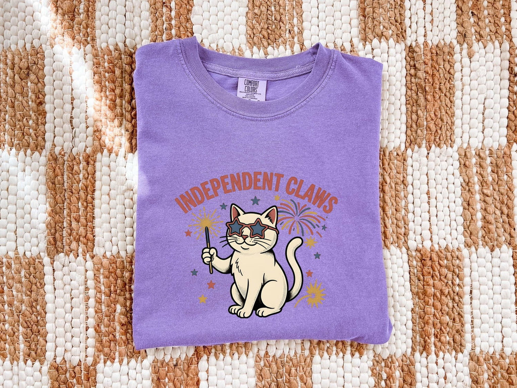 4th of July Cat Shirt for Women – Patriotic Vintage Fireworks Kitty Graphic Tee