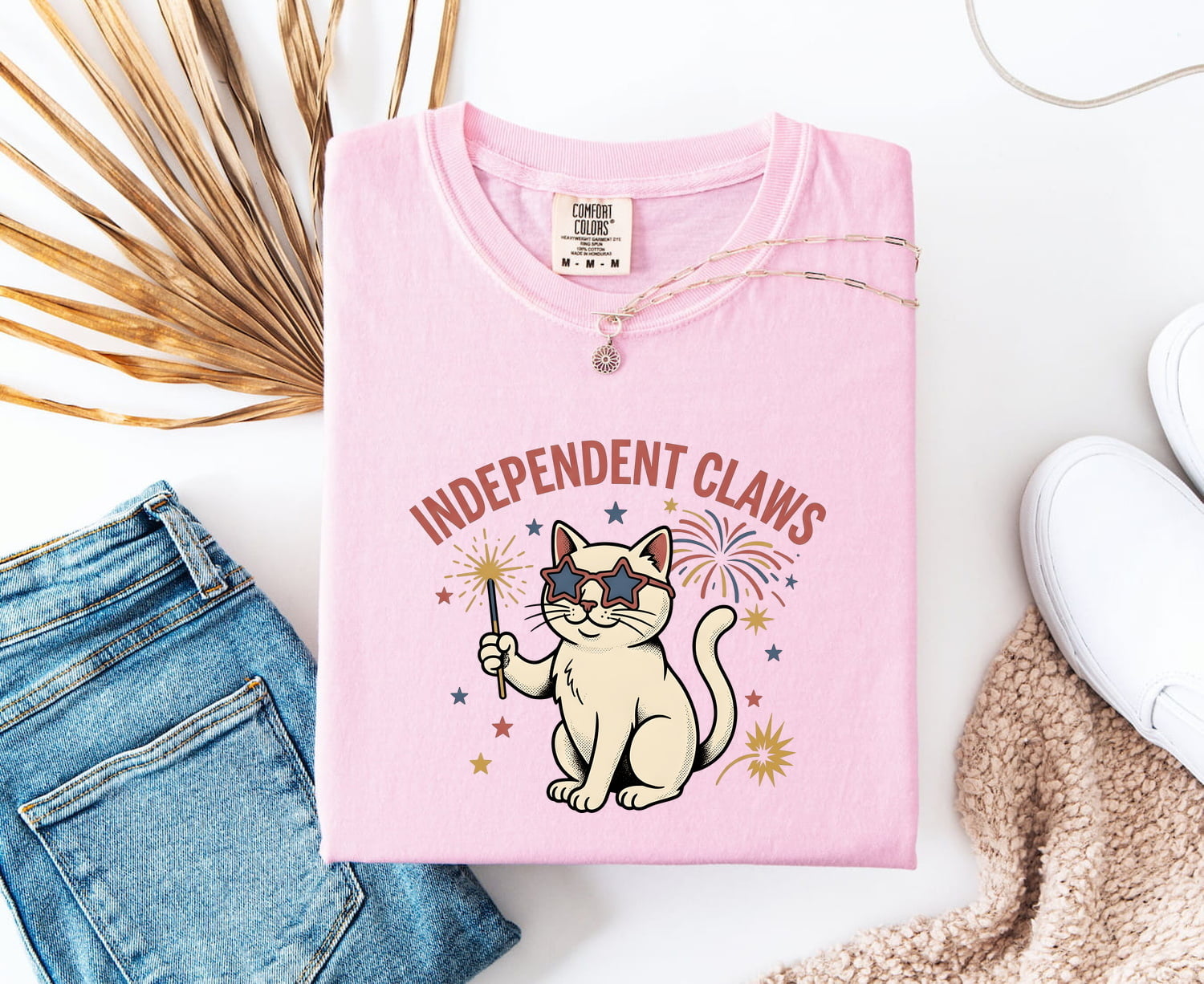 4th of July Cat Shirt for Women – Patriotic Vintage Fireworks Kitty Graphic Tee