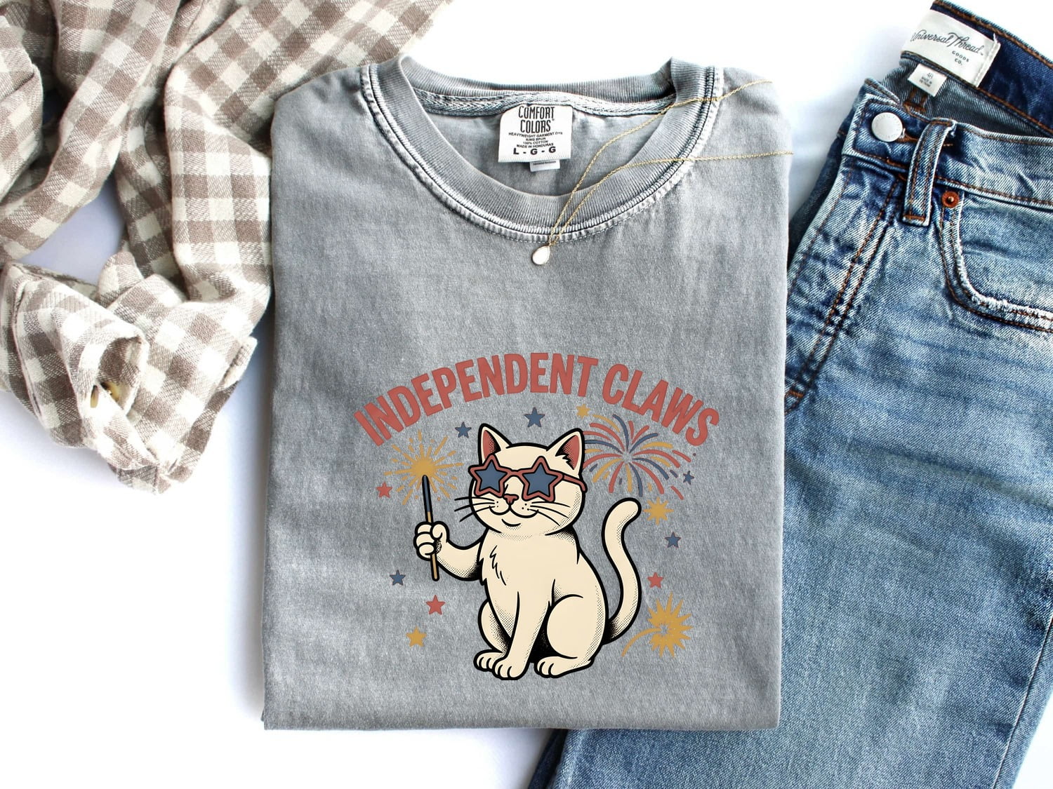 4th of July Cat Shirt for Women – Patriotic Vintage Fireworks Kitty Graphic Tee