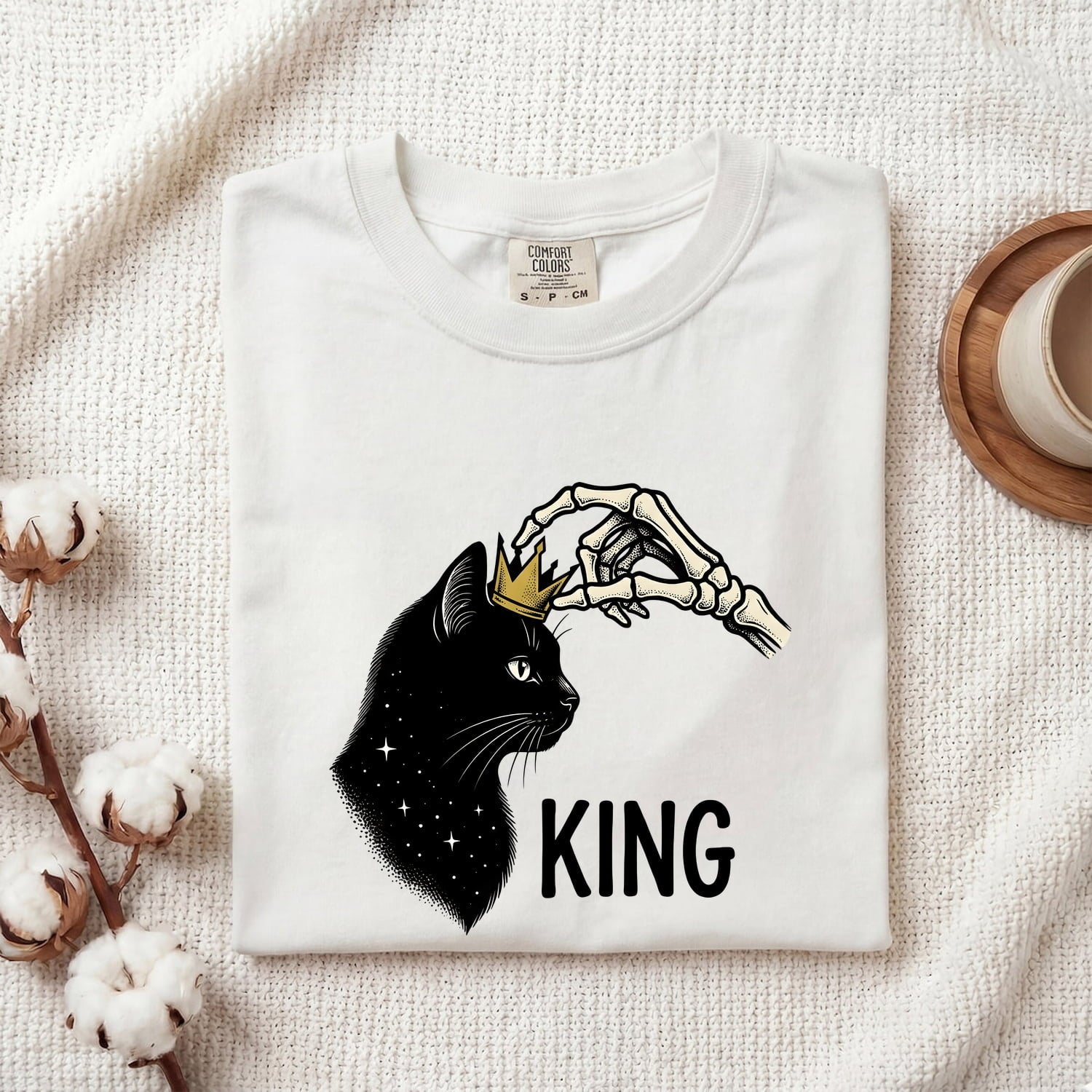 Halloween Black Cat Shirt for Women – Gothic Crown & Skeleton Hand Graphic Tee