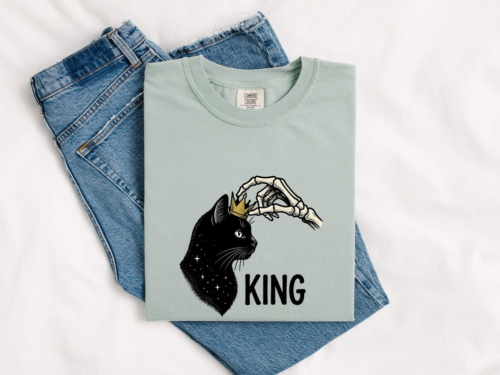 Halloween Black Cat Shirt for Women – Gothic Crown & Skeleton Hand Graphic Tee
