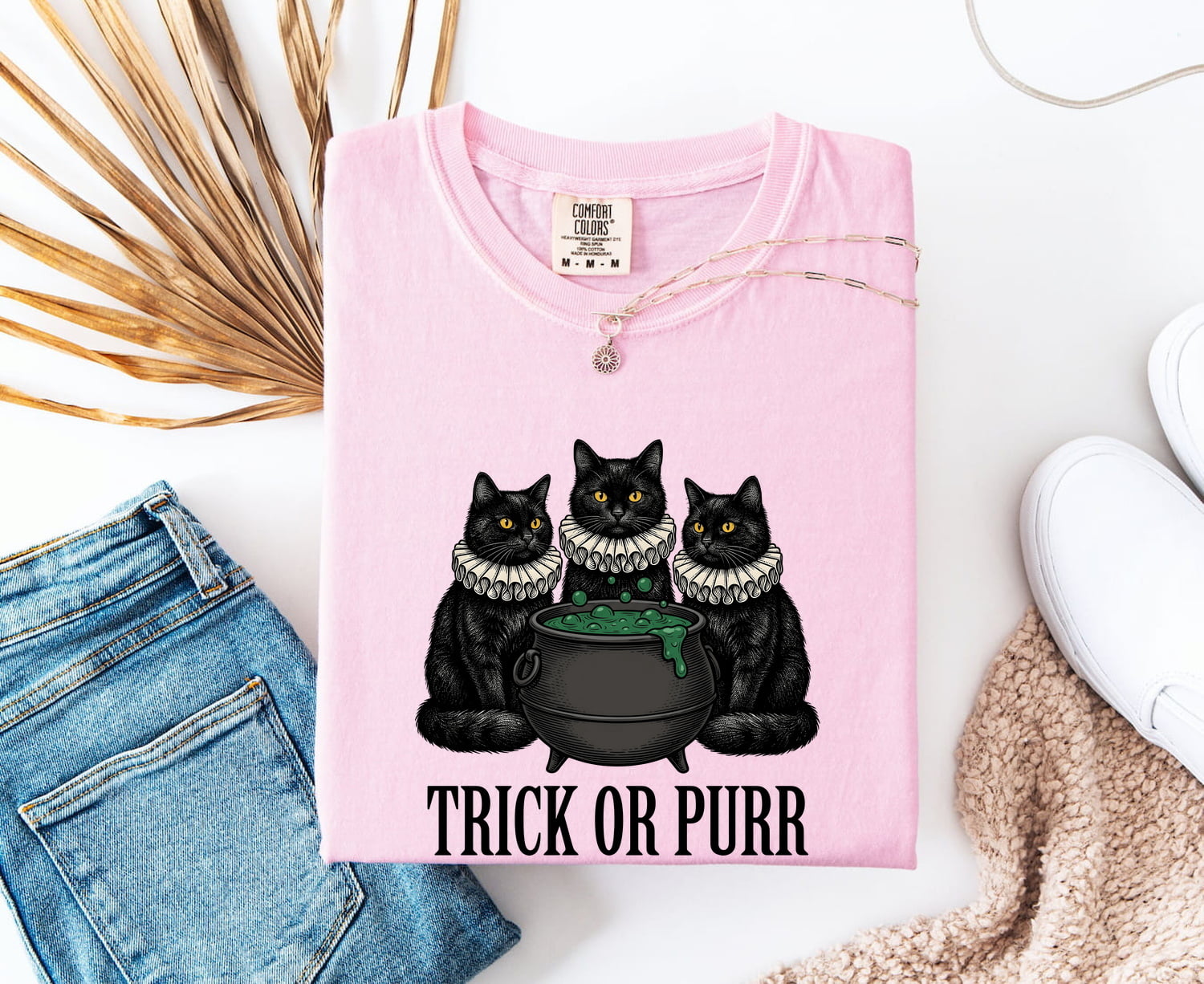 Black Cat Shirt Halloween Pet Owner Gift Women Retro Tee Cat T-Shirt Horror Fan Vintage Tshirt Dog Graphic Dark Witch Cauldron Tshirt