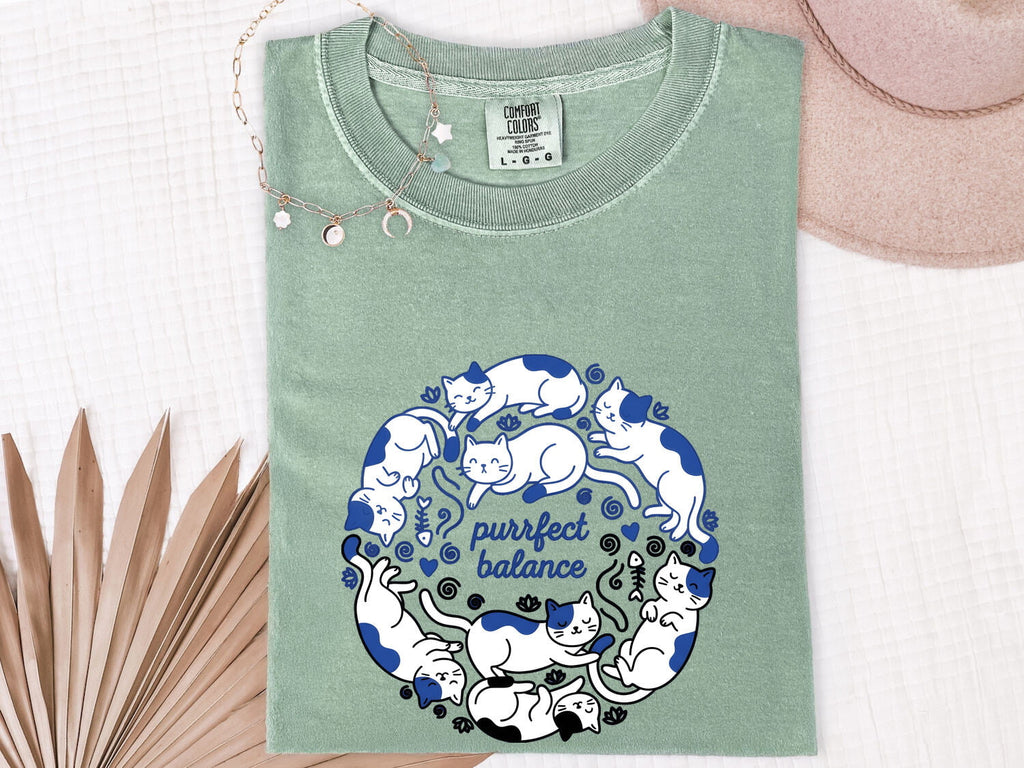 Napping Cats Shirt for Women – Simple Sketch Fish Skeleton Feline Graphic Tee