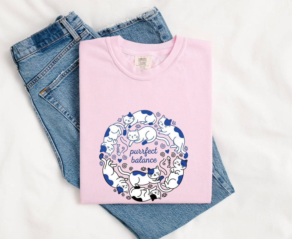 Napping Cats Shirt for Women – Simple Sketch Fish Skeleton Feline Graphic Tee