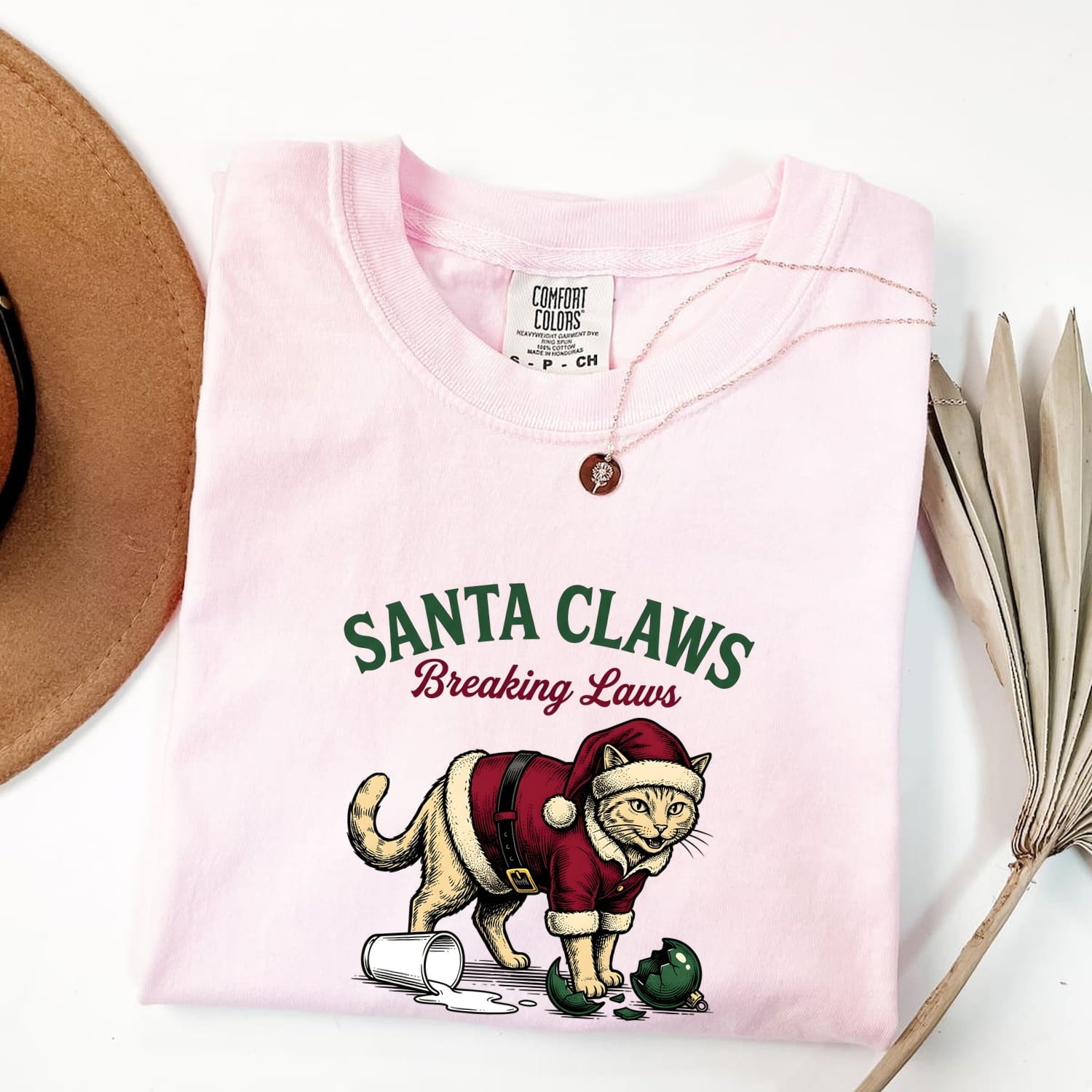 Santa Kitten Shirt Christmas Pet Gift Women Retro Tee Christmas Kitty T-Shirt Xmas Fan Holiday Tshirt Animal Graphic Vintage Shattered