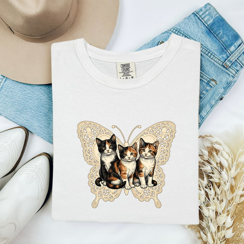 Calico Cat Shirt Cat Pet Gift Women Hippie Tee Kitten T-Shirt Cat Fan Feline Tshirt Animal Graphic Retro Moth Tshirt