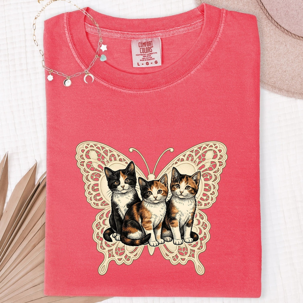 Calico Cat Shirt Cat Pet Gift Women Hippie Tee Kitten T-Shirt Cat Fan Feline Tshirt Animal Graphic Retro Moth Tshirt