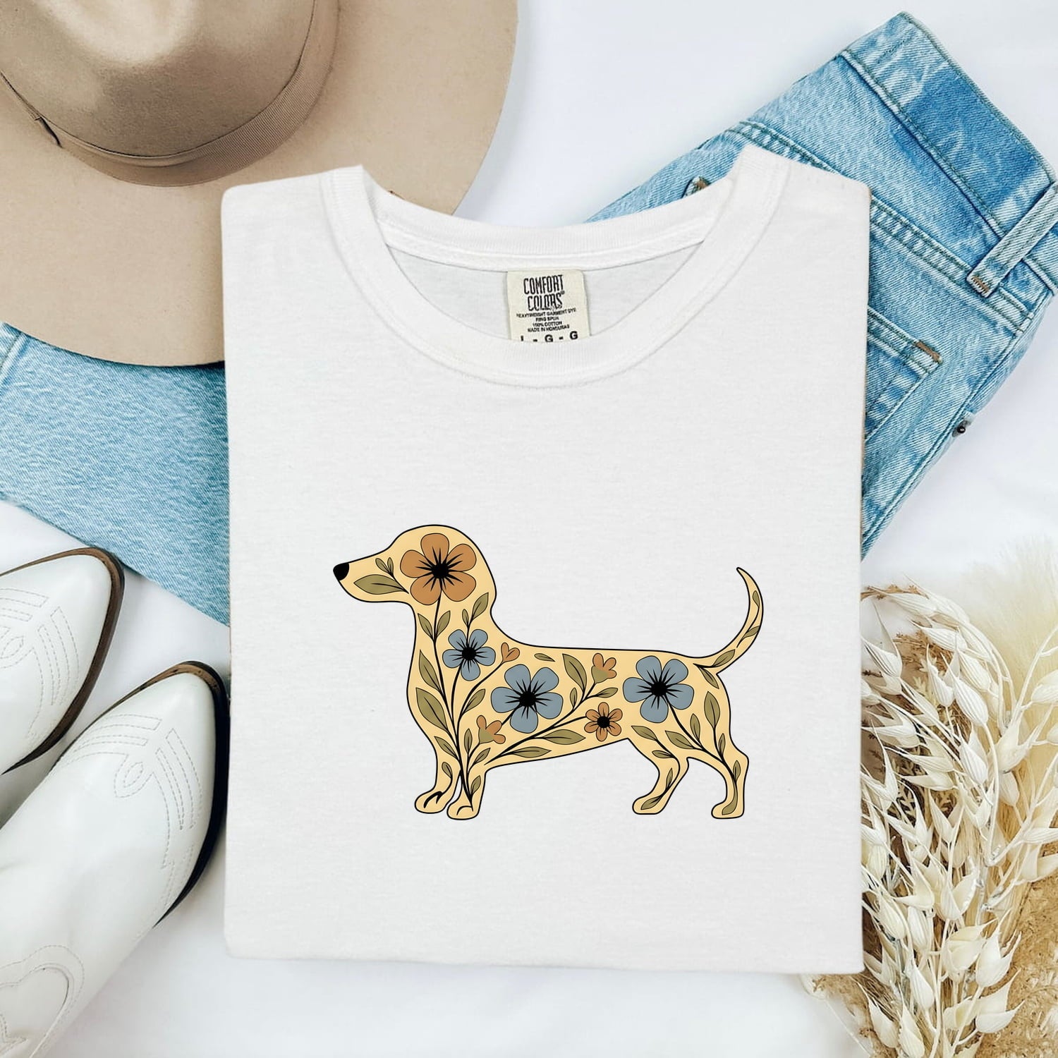 Dachshund Flowers Shirt Dog Pets Gift Women Vintage Tee Wiener Dog T-Shirt Dog Fan Retro Tshirt Animal Graphic Sketch Garden Flowers Tshirt