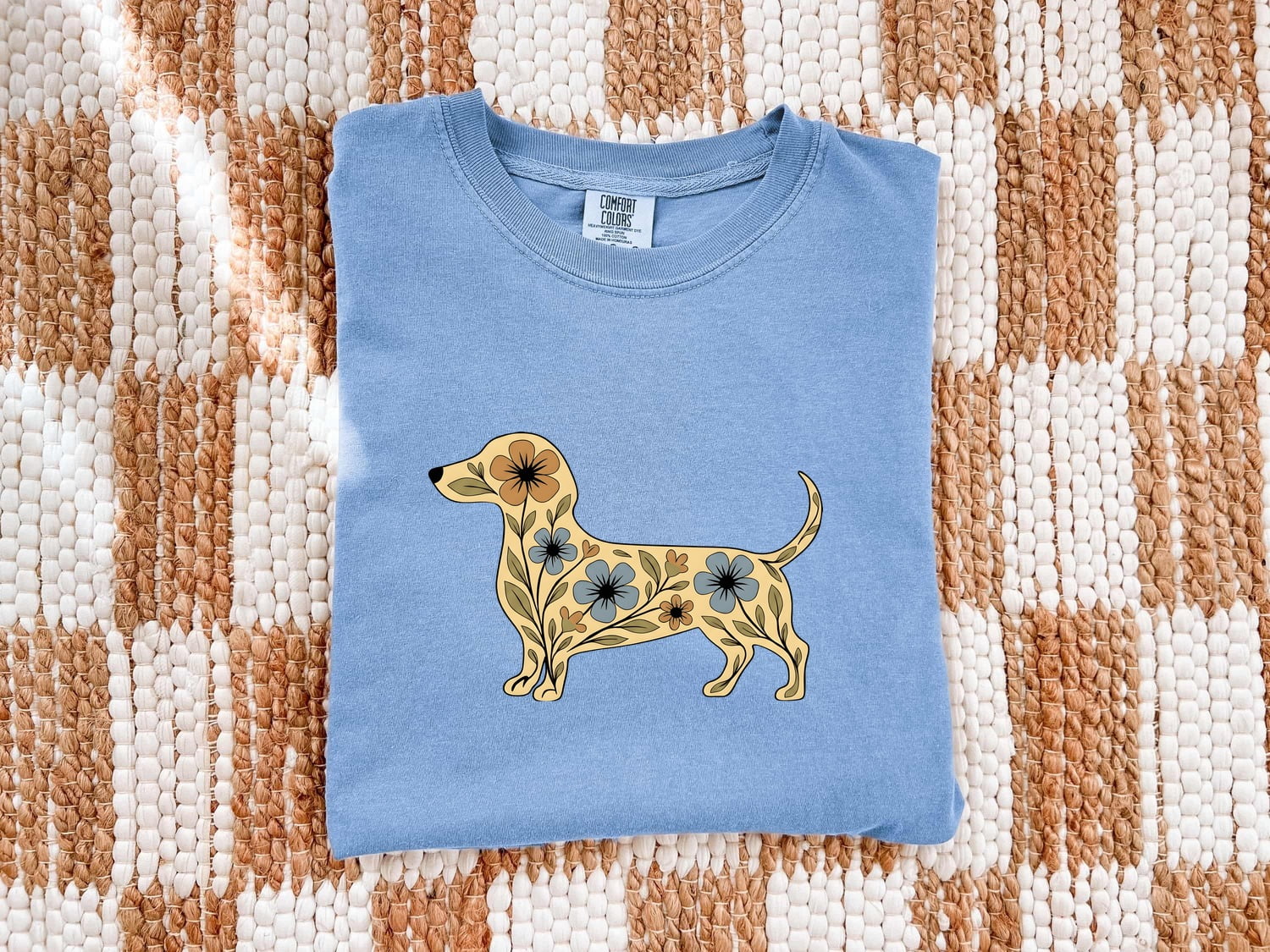 Dachshund Flowers Shirt Dog Pets Gift Women Vintage Tee Wiener Dog T-Shirt Dog Fan Retro Tshirt Animal Graphic Sketch Garden Flowers Tshirt