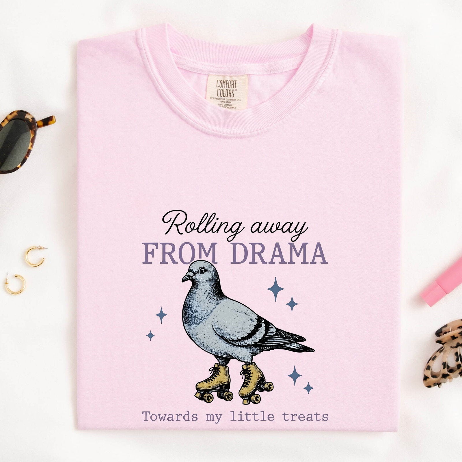 Roller Skates Pigeon Shirt for Women – Retro Vintage Sketch Humor Sparkle Animal Graphic Tee