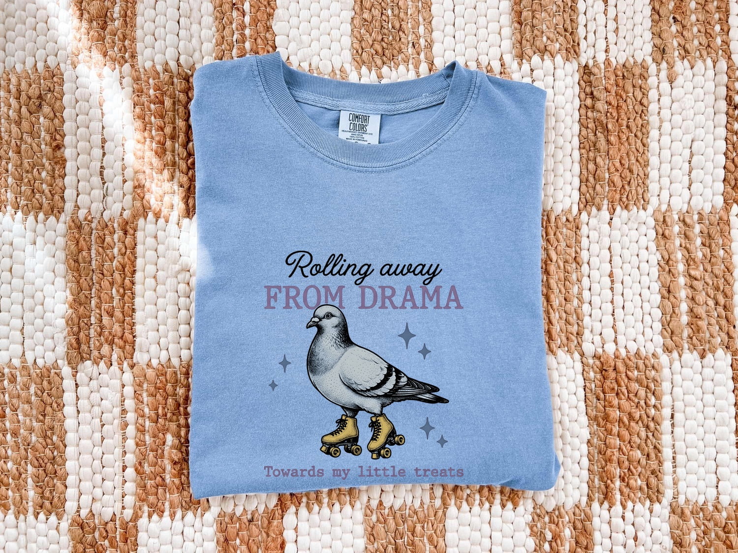 Roller Skates Pigeon Shirt for Women – Retro Vintage Sketch Humor Sparkle Animal Graphic Tee