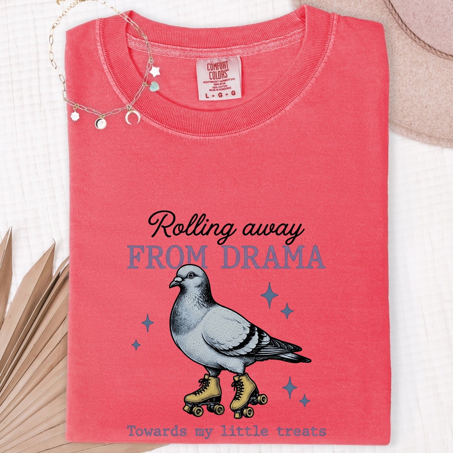 Roller Skates Pigeon Shirt for Women – Retro Vintage Sketch Humor Sparkle Animal Graphic Tee