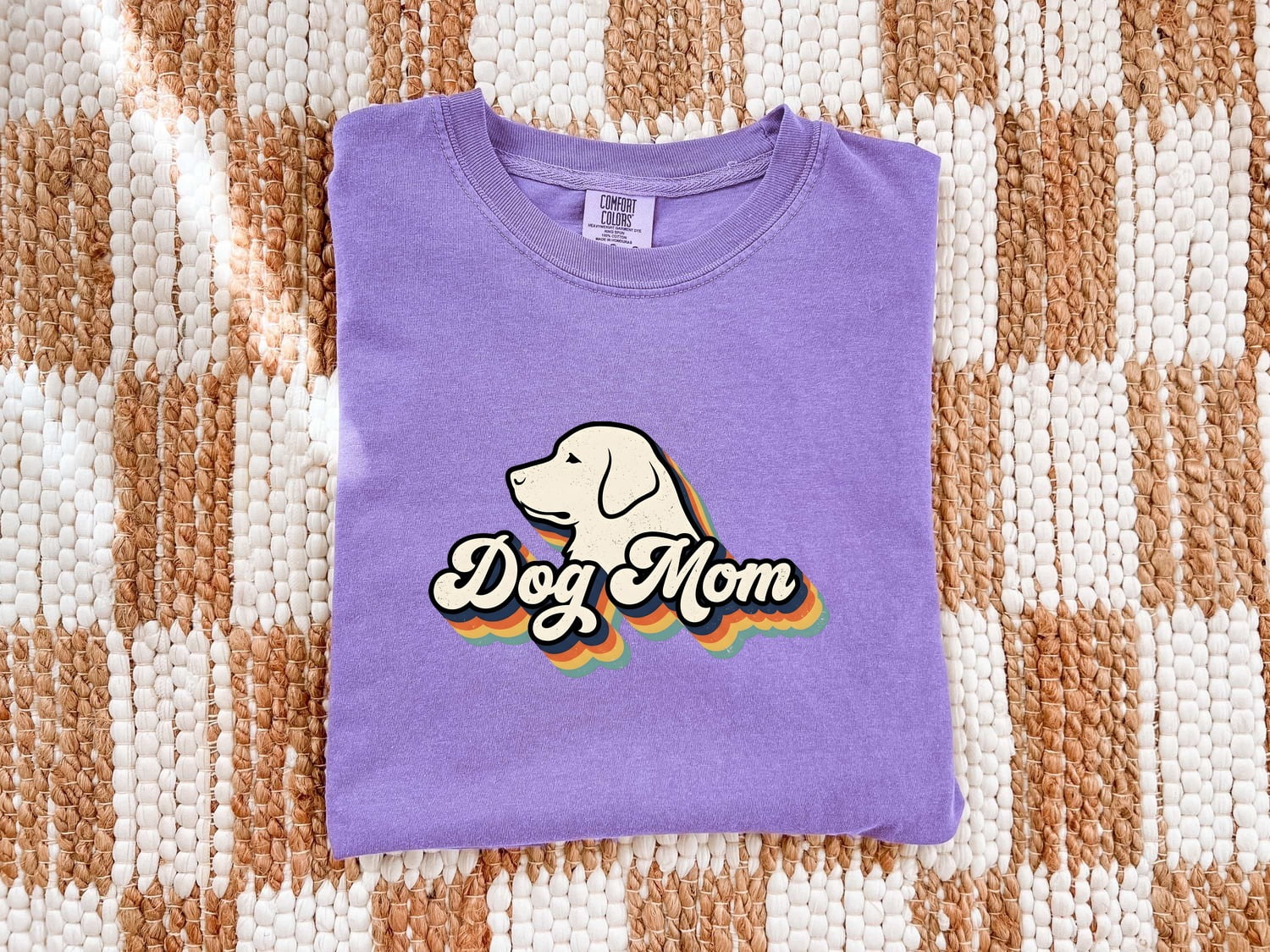 Labrador Shirt for Women – Retro Vintage Rainbow Dog Mom Animal Graphic Tee