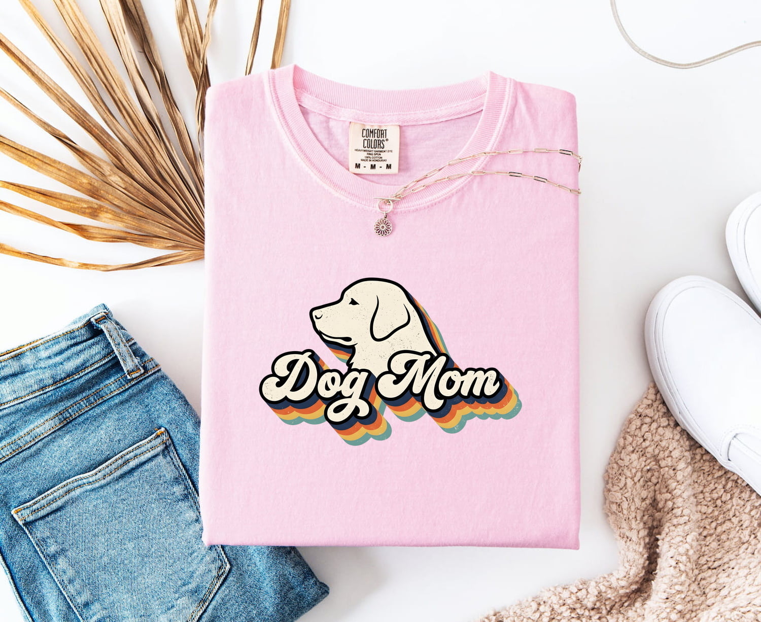 Labrador Shirt for Women – Retro Vintage Rainbow Dog Mom Animal Graphic Tee