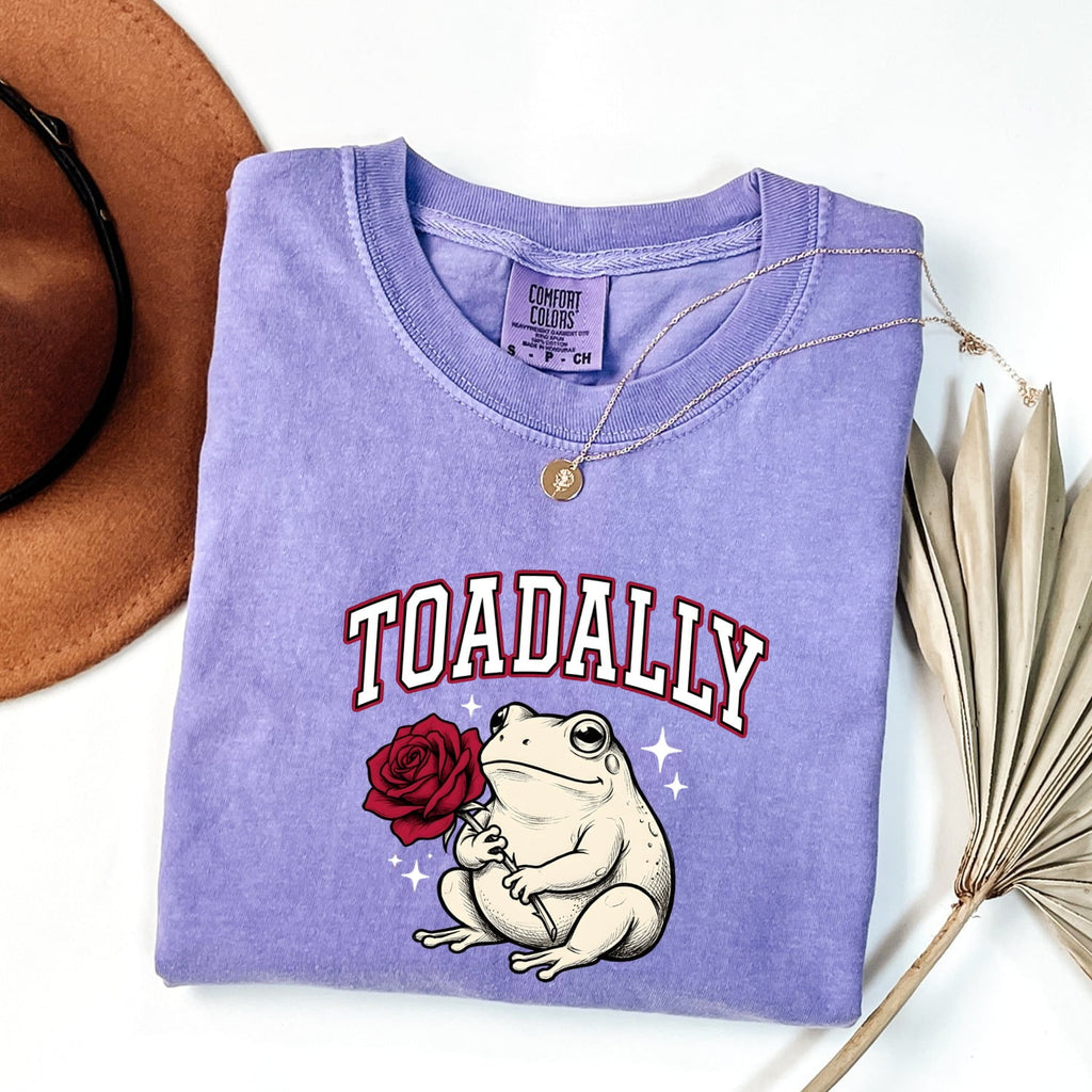Valentine's Day Frog Shirt for Women – Old School Sketch Drawing Toad Rose Twinkles Graphic Tee