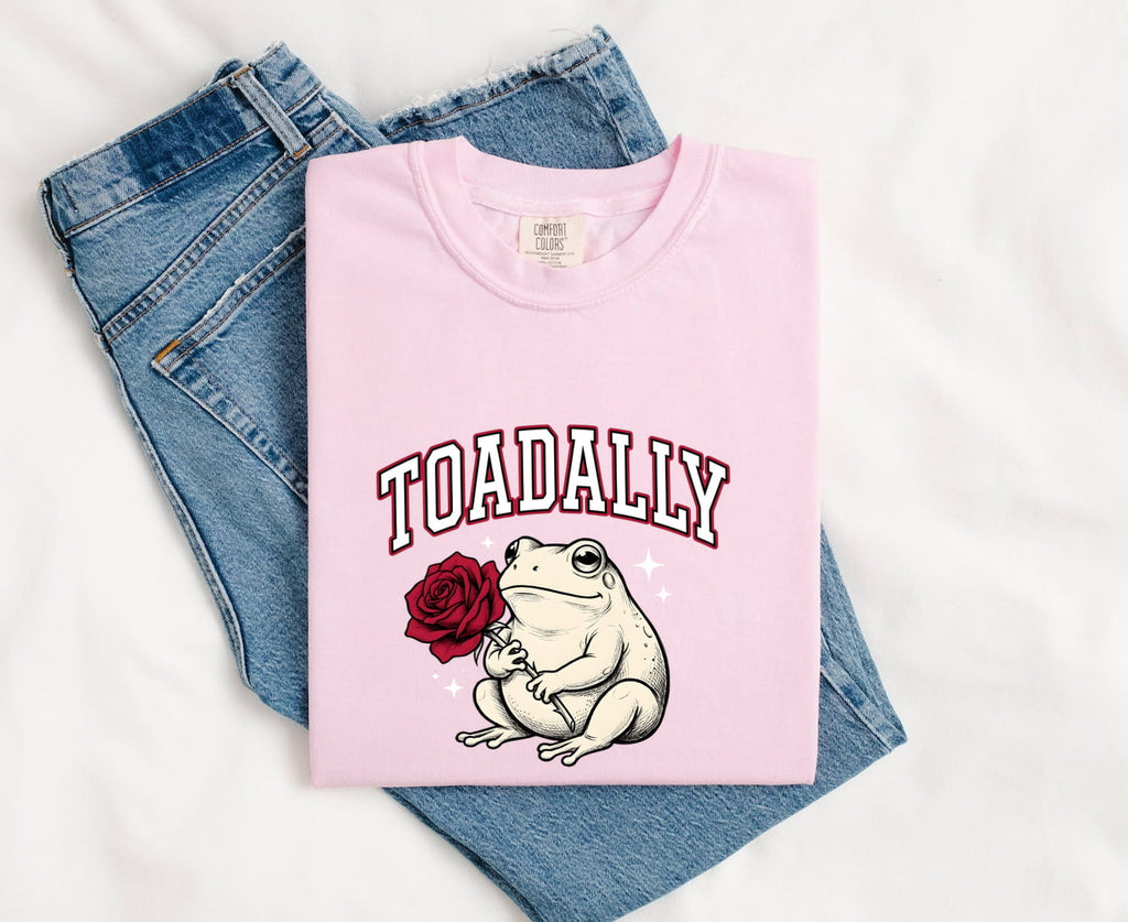 Valentine's Day Frog Shirt for Women – Old School Sketch Drawing Toad Rose Twinkles Graphic Tee