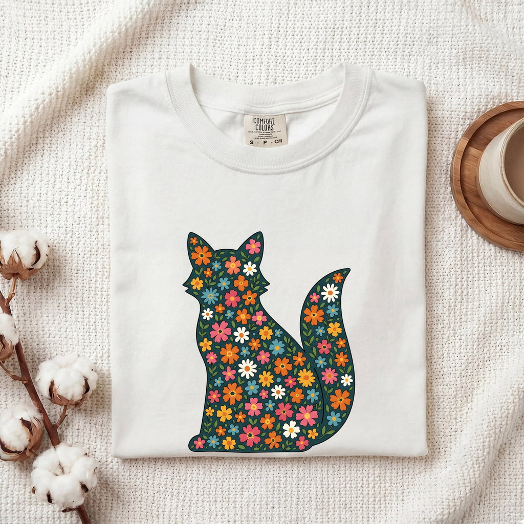 Garden Cat Shirt for Women – Vintage Floral Traditional Wild Blooms Kitty Graphic Tee
