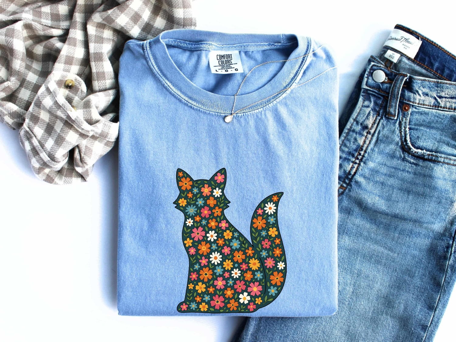 Garden Cat Shirt for Women – Vintage Floral Traditional Wild Blooms Kitty Graphic Tee