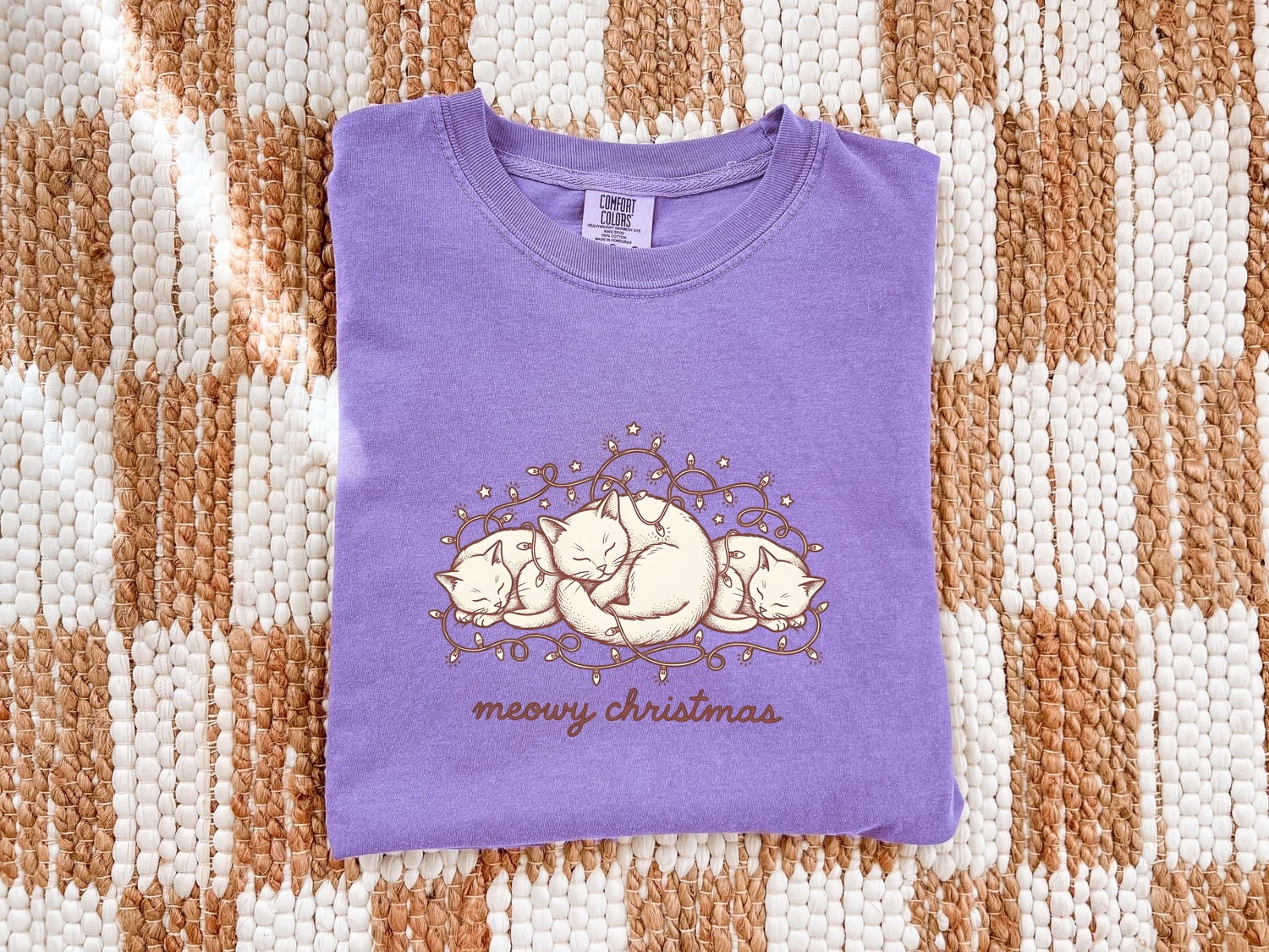 Christmas Cats Shirt for Women – Rustic Line Art Kittens Twinkle Holiday Graphic Tee