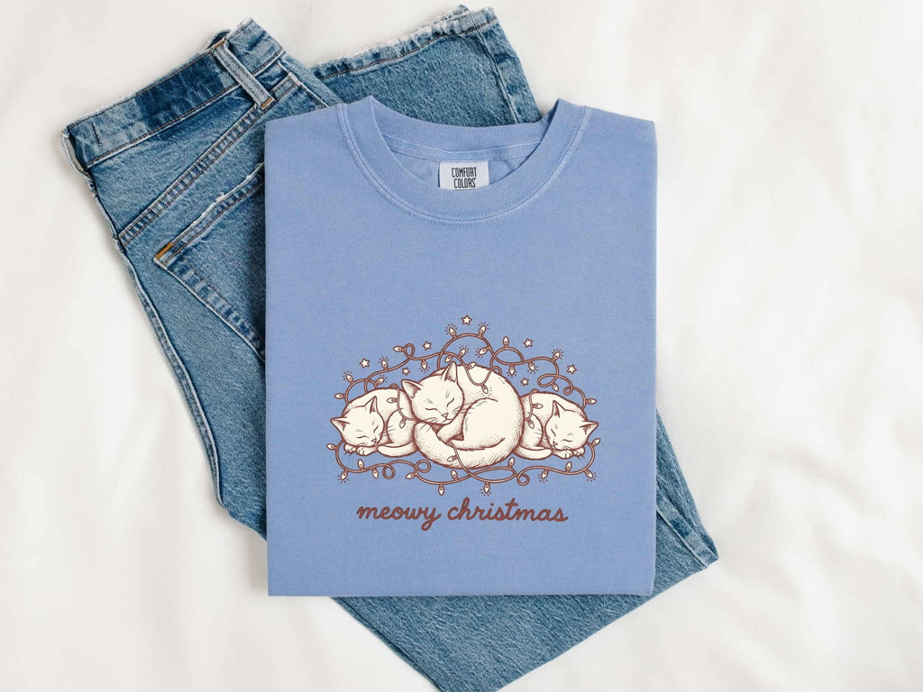 Christmas Cats Shirt for Women – Rustic Line Art Kittens Twinkle Holiday Graphic Tee