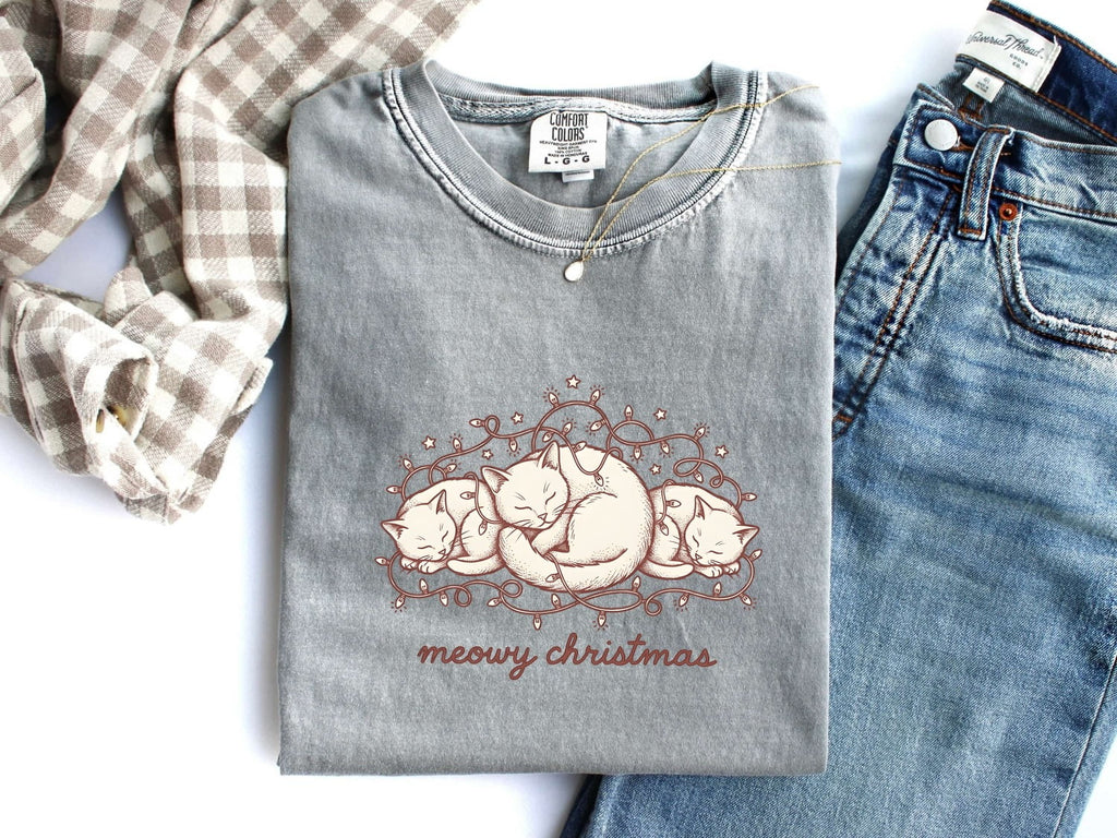Christmas Cats Shirt for Women – Rustic Line Art Kittens Twinkle Holiday Graphic Tee