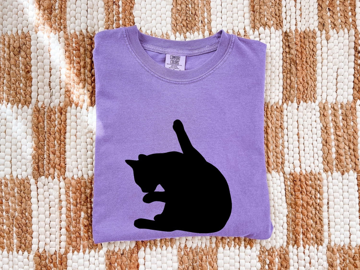 Cat Figure Shirt for Women – Simple Plain Fresh Pet Posture Illustration Feline Graphic Tee