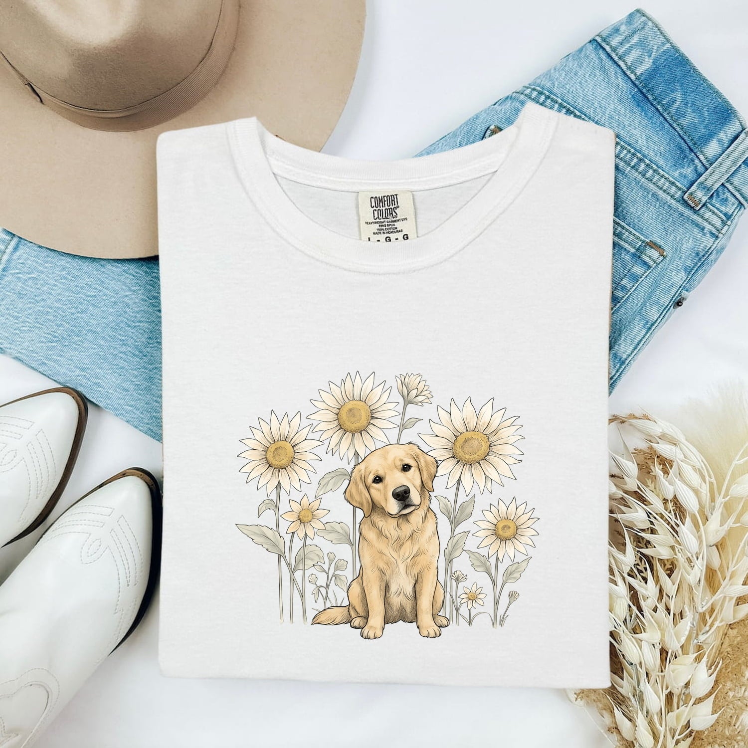 Golden Retriever Shirt for Women – Floral Doodle Sunflower Petals Nature Canine Graphic Tee