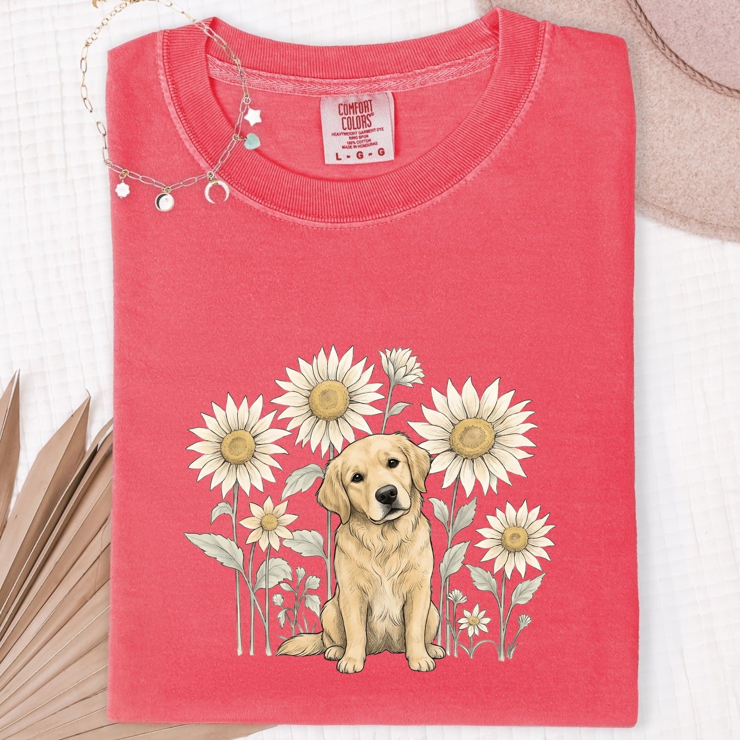 Golden Retriever Shirt for Women – Floral Doodle Sunflower Petals Nature Canine Graphic Tee