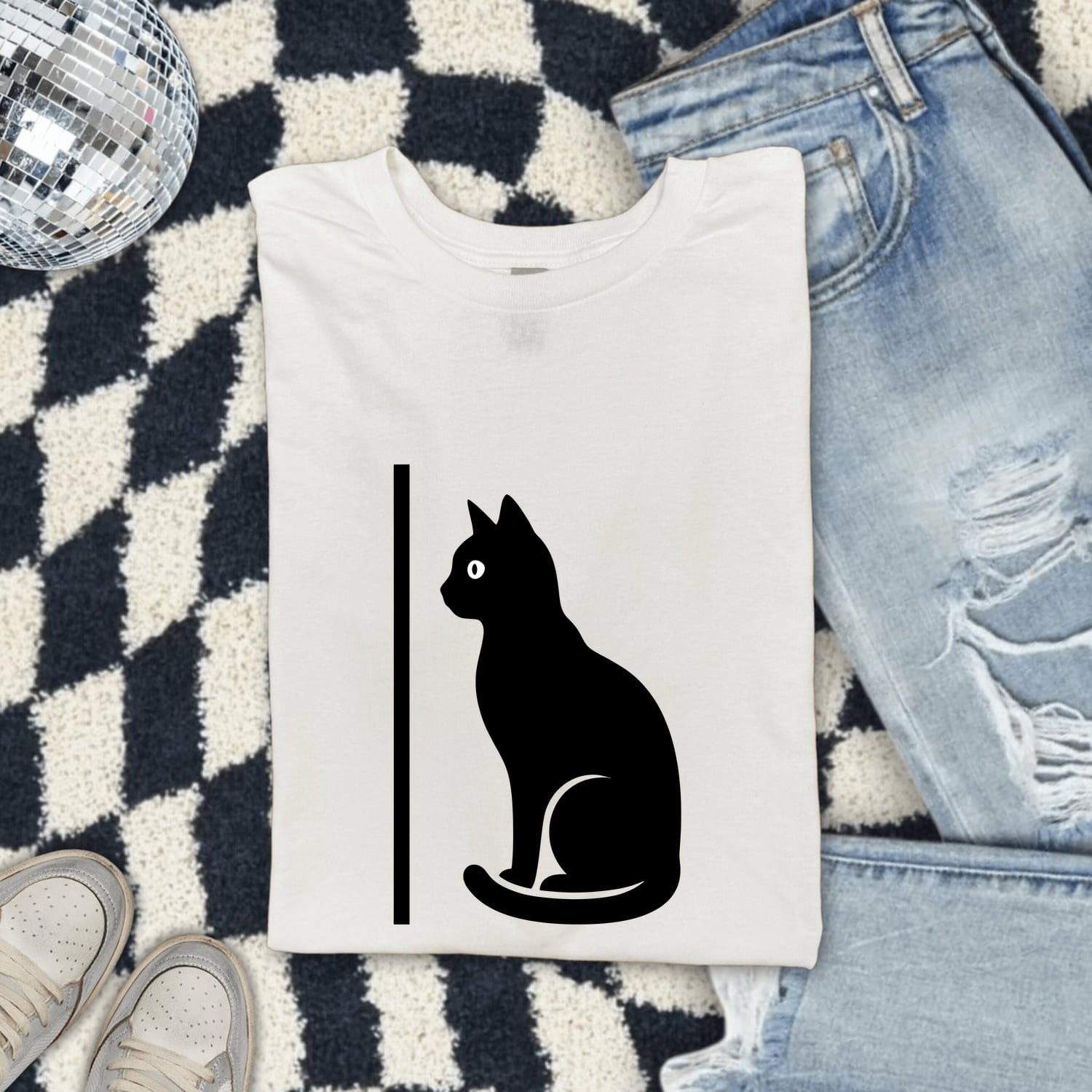 Black Cat Shirt for Women – Simple Plain Trendy Companion Form Feline Graphic Tee