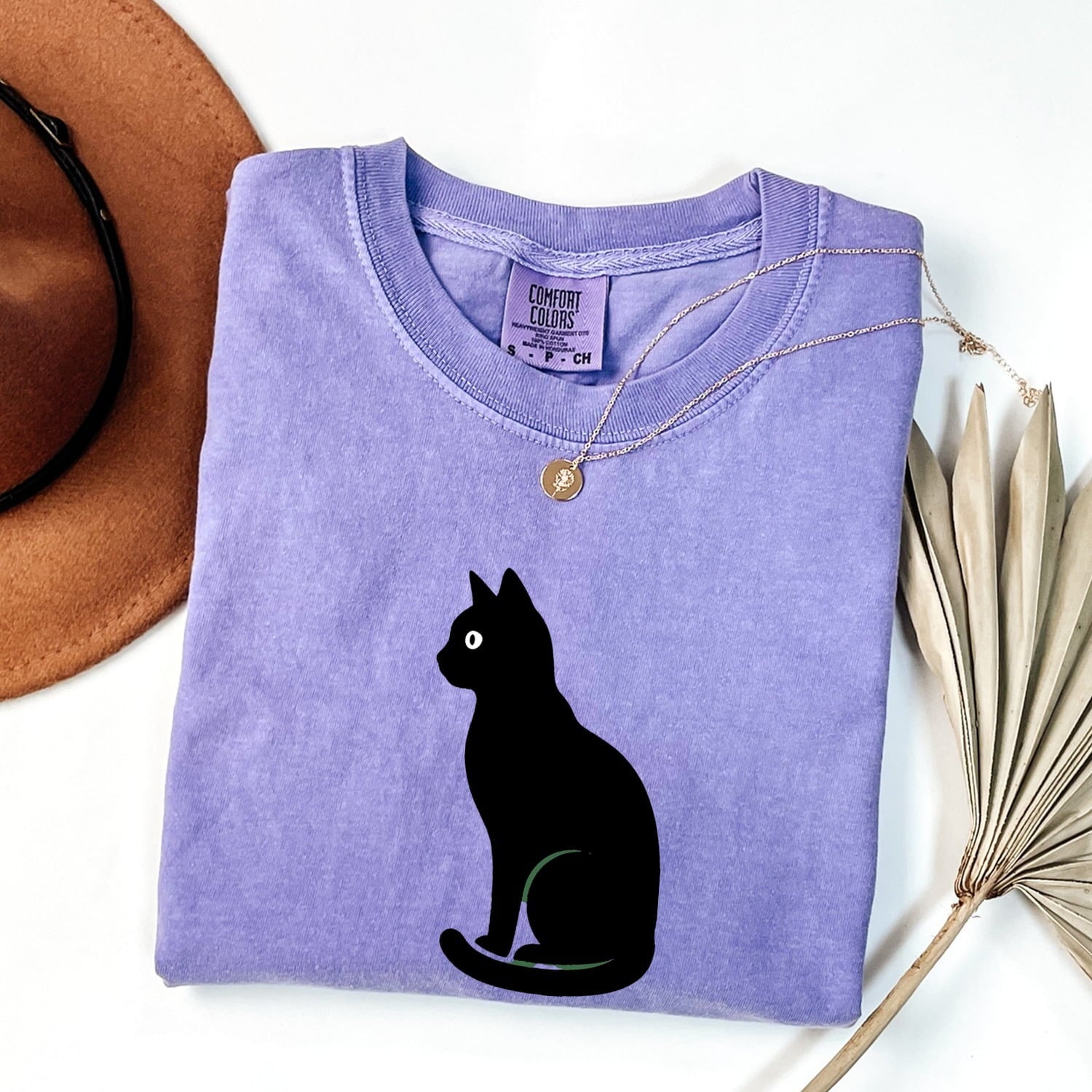 Black Cat Shirt for Women – Simple Plain Trendy Companion Form Feline Graphic Tee
