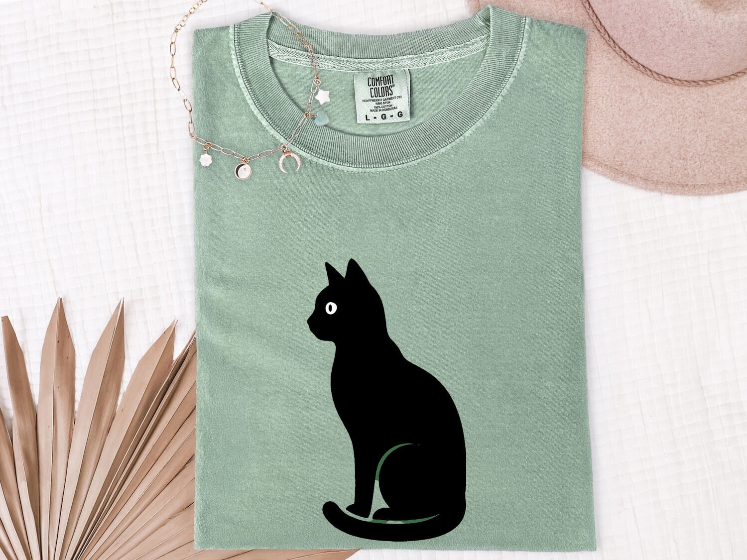 Black Cat Shirt for Women – Simple Plain Trendy Companion Form Feline Graphic Tee